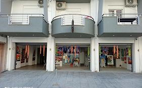 Artistic Rent Rooms & Apartments