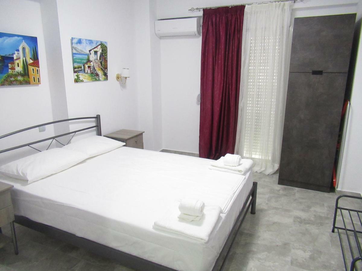 Artistic Rent Rooms & Apartments Nea Kallikrateia Екстериор снимка