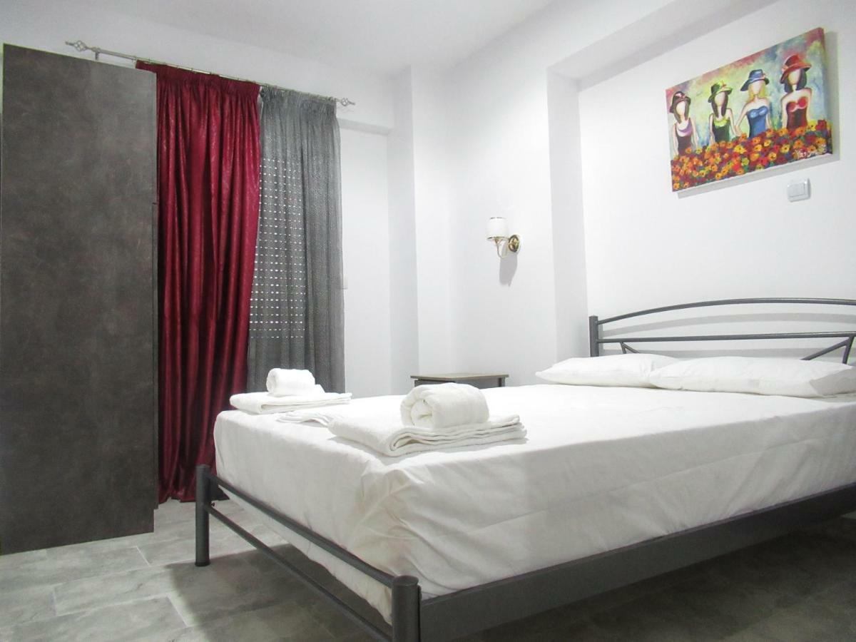 Artistic Rent Rooms & Apartments Nea Kallikrateia Екстериор снимка