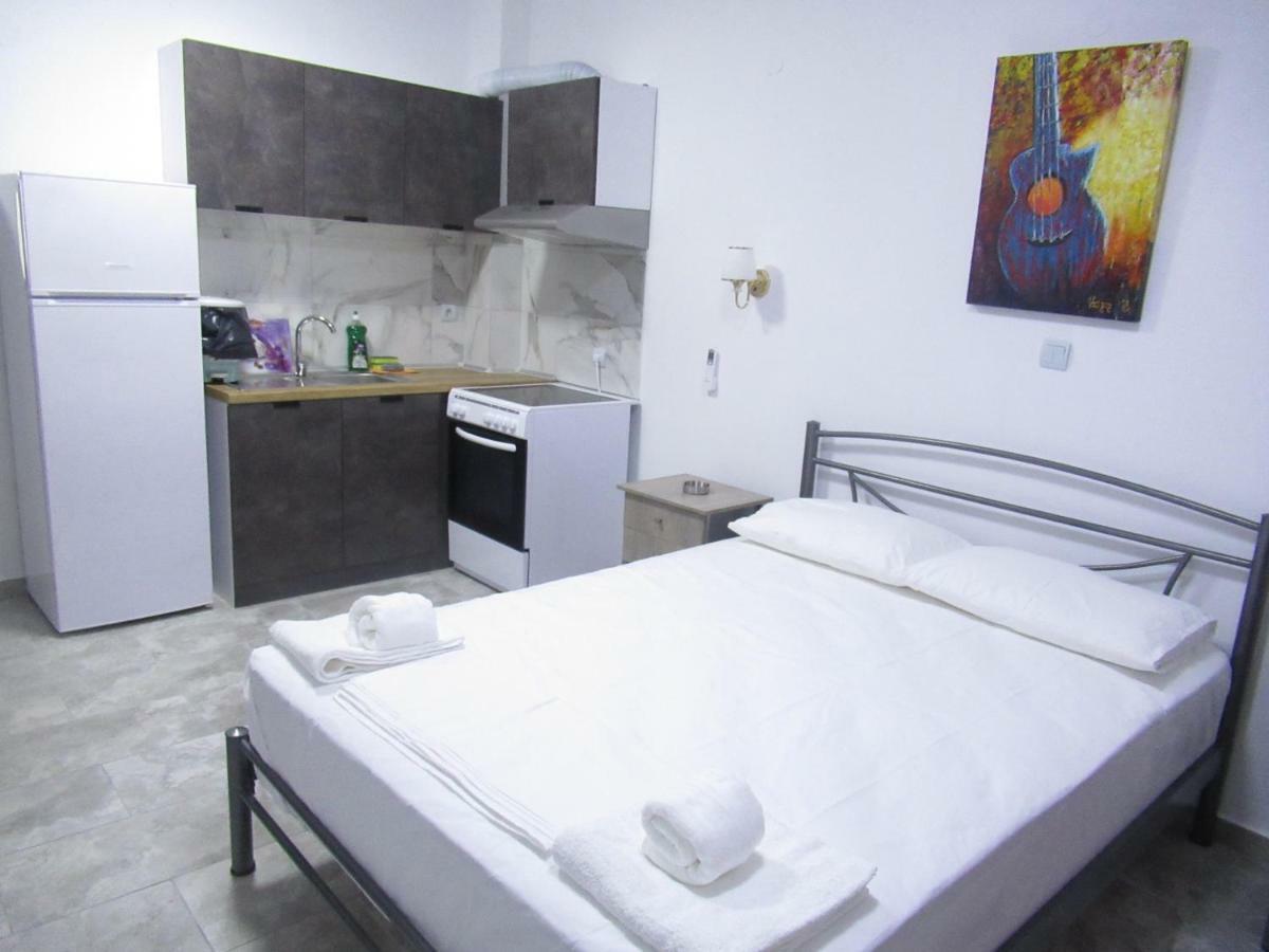 Artistic Rent Rooms & Apartments Nea Kallikrateia Екстериор снимка