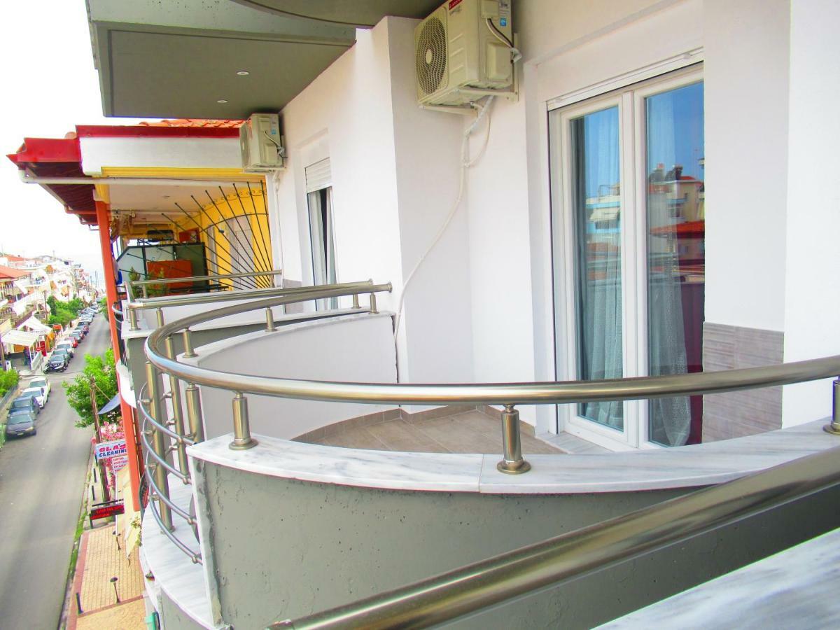 Artistic Rent Rooms & Apartments Nea Kallikrateia Екстериор снимка