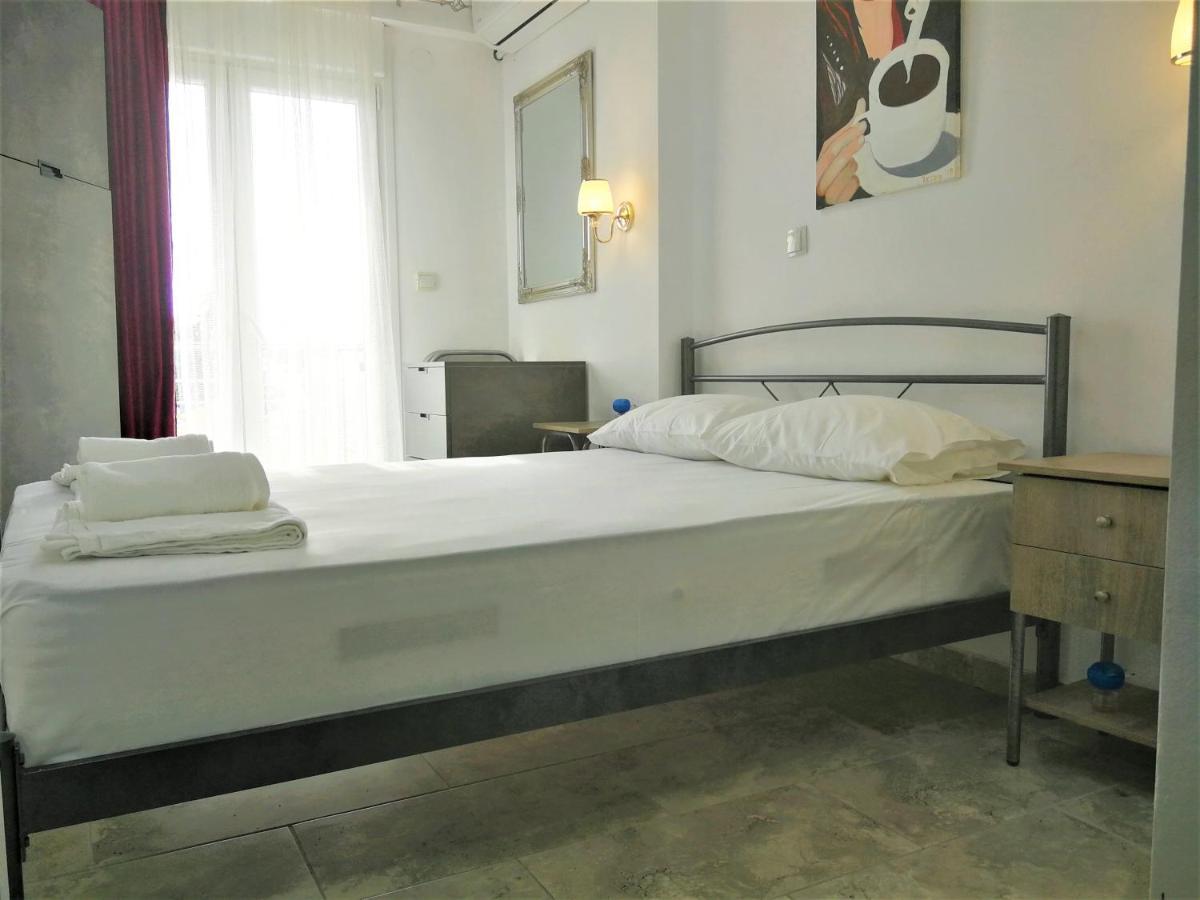Artistic Rent Rooms & Apartments Nea Kallikrateia Екстериор снимка